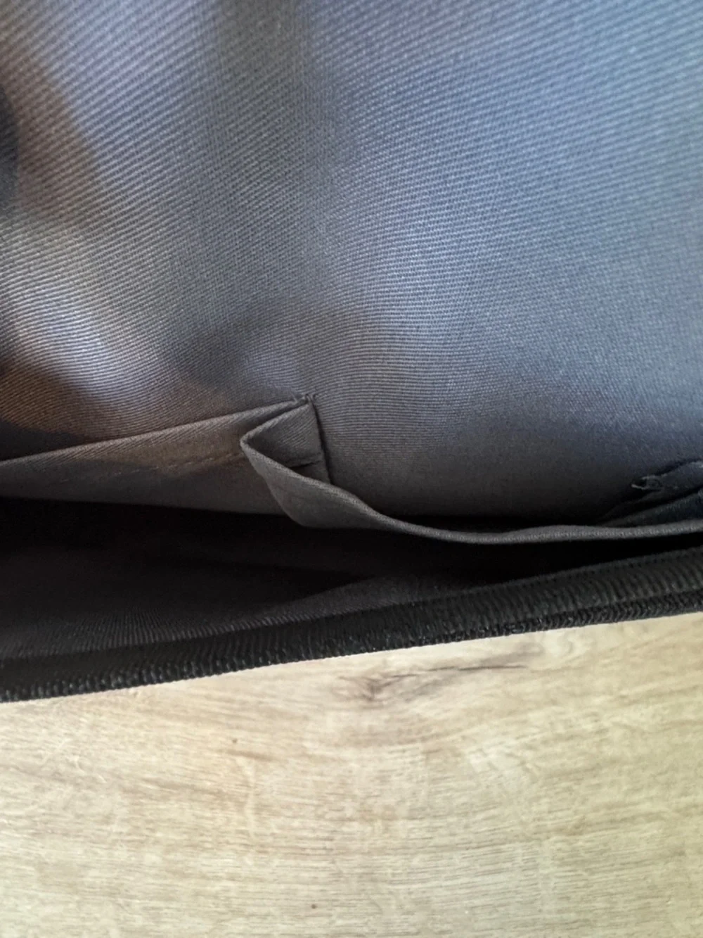 Jump From Paper Fun and Playful 2D Shoulder Bag NWT - Picture 9 of 10